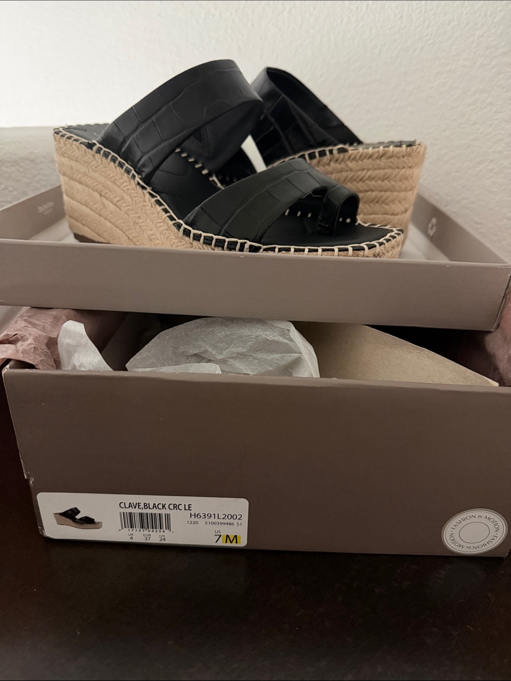 NWB Franco Sarto Black Croc Wedge Sandals with Textured Straps.